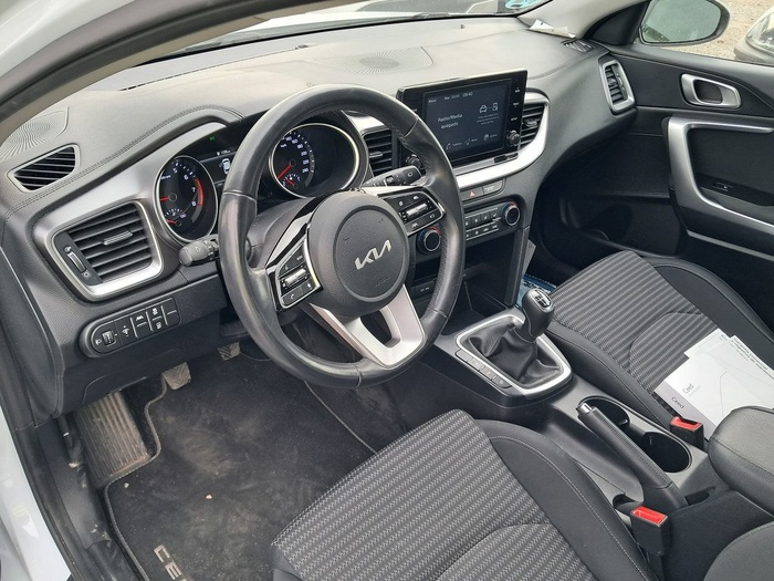 Kia Ceed 1.0 T-GDI Drive 74 kW (100 CV) Vehículo usado en Madrid Kia Ceed 1.0 T-GDI Drive 74 kW (100 CV) Vehículo usado en Madrid