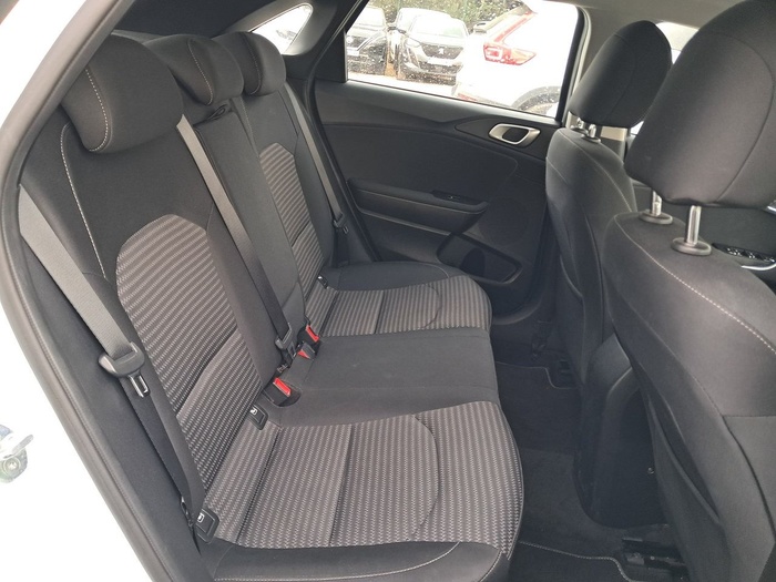 Kia Ceed 1.0 T-GDI Drive 74 kW (100 CV) Vehículo usado en Madrid Kia Ceed 1.0 T-GDI Drive 74 kW (100 CV) Vehículo usado en Madrid