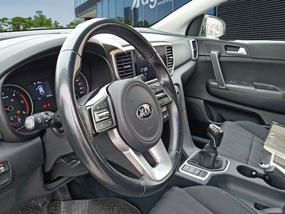 Kia Sportage 1.6 MHEV Business 4x4 100 kW (136 CV) 7 Kia Sportage 1.6 MHEV Business 4x4 100 kW (136 CV) 7