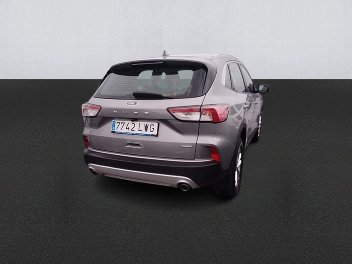 Ford Kuga 2.5 Duratec FHEV Titanium Auto 140 kW (190 CV) Vehículo usado en Madrid Ford Kuga 2.5 Duratec FHEV Titanium Auto 140 kW (190 CV) Vehículo usado en Madrid