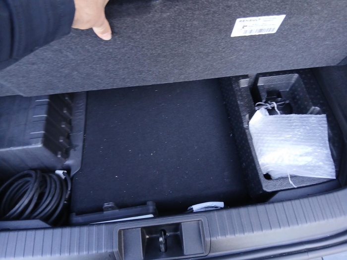 Renault Captur Zen E-TECH Híbrido enchufable 118 kW (160 CV) Vehículo usado en Madrid Renault Captur Zen E-TECH Híbrido enchufable 118 kW (160 CV) Vehículo usado en Madrid