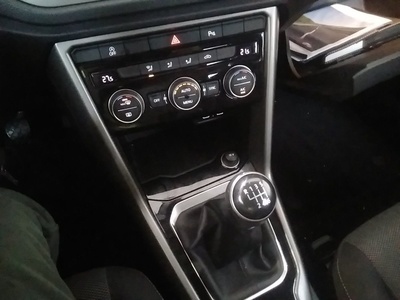 Volkswagen T-Roc Advance 2.0 TDI 85 kW (115 CV) 15 Volkswagen T-Roc Advance 2.0 TDI 85 kW (115 CV) 15