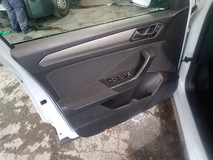 Volkswagen T-Roc Advance 2.0 TDI 85 kW (115 CV) Vehículo usado en Madrid Volkswagen T-Roc Advance 2.0 TDI 85 kW (115 CV) Vehículo usado en Madrid