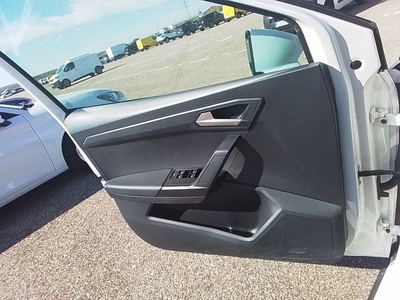 SEAT Arona 1.0 TSI Style Plus 81 kW (110 CV) 14 SEAT Arona 1.0 TSI Style Plus 81 kW (110 CV) 14