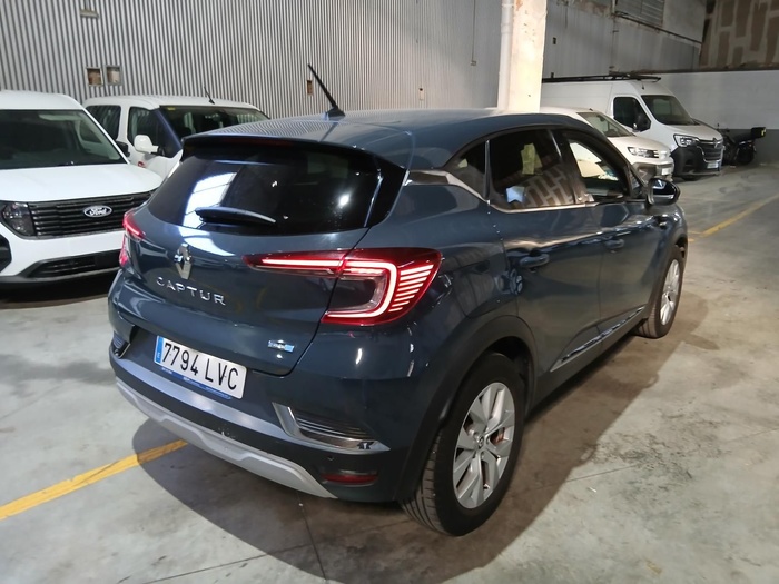 Renault Captur Zen E-TECH Híbrido enchufable 118 kW (160 CV) Vehículo usado en Madrid Renault Captur Zen E-TECH Híbrido enchufable 118 kW (160 CV) Vehículo usado en Madrid