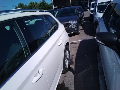 Skoda Kamiq 1.0 TSI Ambition DSG 81 kW (110 CV) 14 Skoda Kamiq 1.0 TSI Ambition DSG 81 kW (110 CV) 14