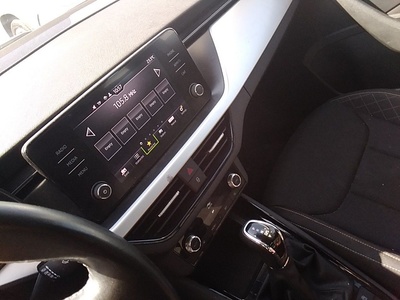 Skoda Kamiq 1.0 TSI Ambition DSG 81 kW (110 CV) 9 Skoda Kamiq 1.0 TSI Ambition DSG 81 kW (110 CV) 9