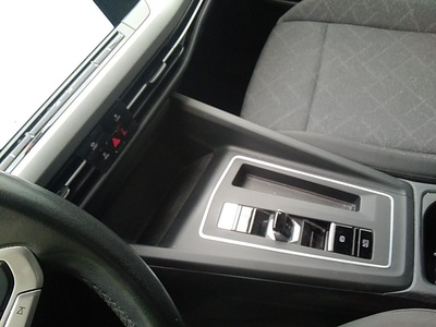 Volkswagen Golf Life 2.0 TDI 85 kW (115 CV) DSG 10 Volkswagen Golf Life 2.0 TDI 85 kW (115 CV) DSG 10