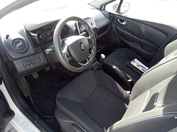 Renault Clio Business TCe 55 kW (75 CV) Vehículo usado en Madrid Renault Clio Business TCe 55 kW (75 CV) Vehículo usado en Madrid