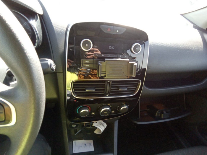 Renault Clio Business TCe 55 kW (75 CV) Vehículo usado en Madrid Renault Clio Business TCe 55 kW (75 CV) Vehículo usado en Madrid