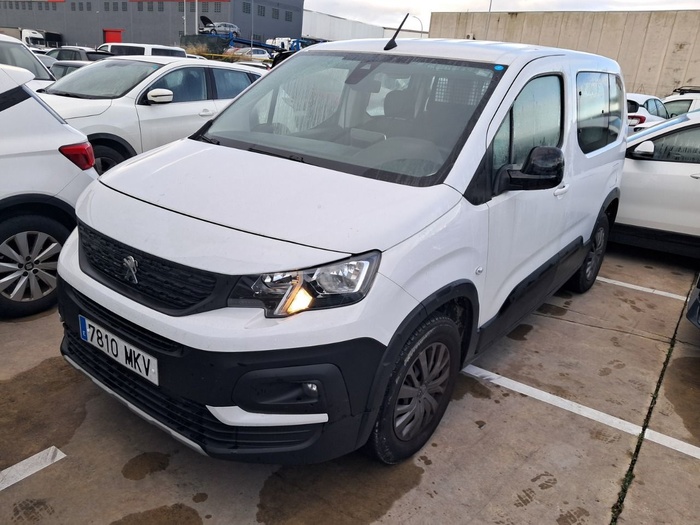 Peugeot Rifter Active Pack Business Standard BlueHDi 73 kW (100 CV) Vehículo usado en Madrid Peugeot Rifter Active Pack Business Standard BlueHDi 73 kW (100 CV) Vehículo usado en Madrid