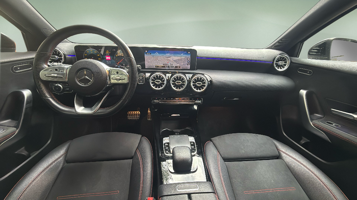 Mercedes-Benz Clase A 180 100 kW (136 CV) Vehículo usado en Madrid Mercedes-Benz Clase A 180 100 kW (136 CV) Vehículo usado en Madrid