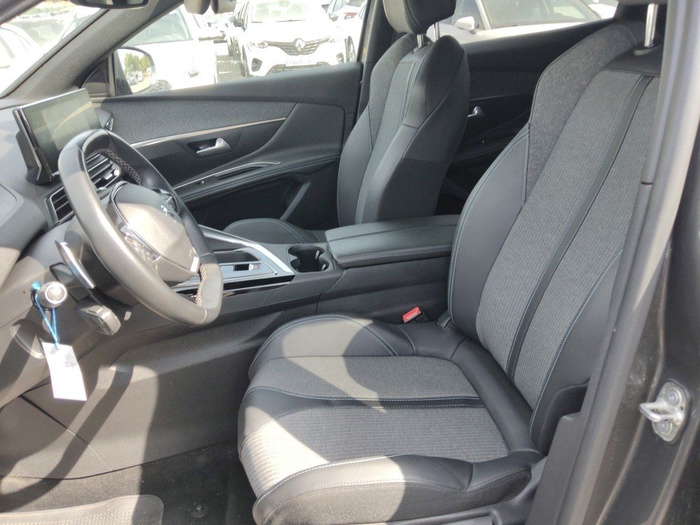 Peugeot 3008 BlueHDi 130 S&S Allure Pack EAT8 96 kW (130 CV) Vehículo usado en Madrid Peugeot 3008 BlueHDi 130 S&S Allure Pack EAT8 96 kW (130 CV) Vehículo usado en Madrid