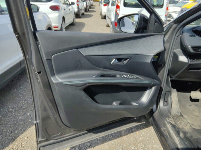 Peugeot 3008 BlueHDi 130 S&S Allure Pack EAT8 96 kW (130 CV) Vehículo usado en Madrid Peugeot 3008 BlueHDi 130 S&S Allure Pack EAT8 96 kW (130 CV) Vehículo usado en Madrid