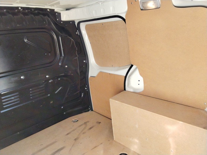 Fiat Fiorino Cargo Furgon 1.3 Multijet Adventure 59 kW (80 CV) Vehículo usado en Madrid Fiat Fiorino Cargo Furgon 1.3 Multijet Adventure 59 kW (80 CV) Vehículo usado en Madrid