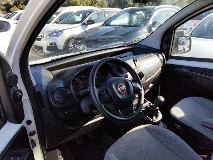 Fiat Fiorino Cargo Furgon 1.3 Multijet Adventure 59 kW (80 CV) Vehículo usado en Madrid Fiat Fiorino Cargo Furgon 1.3 Multijet Adventure 59 kW (80 CV) Vehículo usado en Madrid