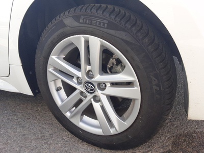 Toyota Corolla 1.8 125 Híbrido Active Tech E-CVT 90 kW (122 CV) 15 Toyota Corolla 1.8 125 Híbrido Active Tech E-CVT 90 kW (122 CV) 15