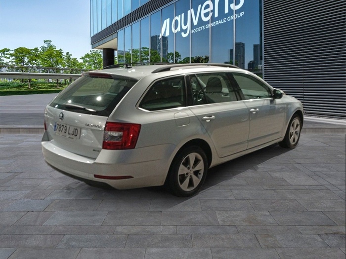 Skoda Octavia Combi 1.5 TGI CNG Ambition DSG 96 kW (130 CV) Vehículo usado en Madrid Skoda Octavia Combi 1.5 TGI CNG Ambition DSG 96 kW (130 CV) Vehículo usado en Madrid