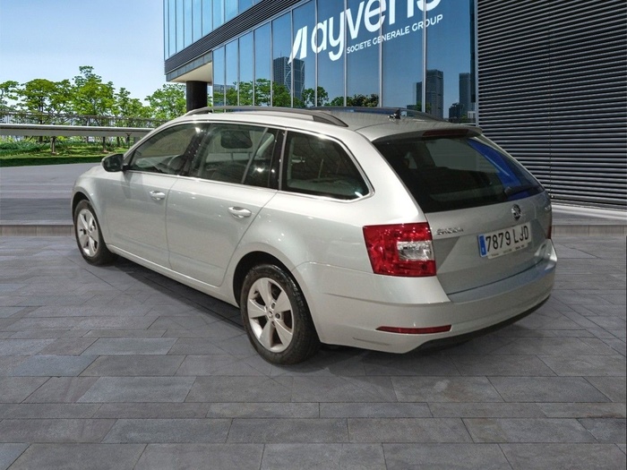 Skoda Octavia Combi 1.5 TGI CNG Ambition DSG 96 kW (130 CV) Vehículo usado en Madrid Skoda Octavia Combi 1.5 TGI CNG Ambition DSG 96 kW (130 CV) Vehículo usado en Madrid