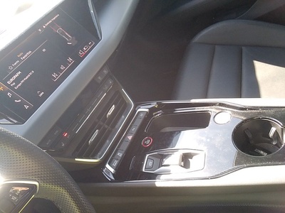 Audi e-tron GT 60 quattro 390 kW (530 CV) 10 Audi e-tron GT 60 quattro 390 kW (530 CV) 10