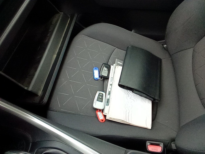 Toyota Rav4 2.5l hybrid Advance 4WD 163 kW (222 CV) Vehículo usado en Madrid Toyota Rav4 2.5l hybrid Advance 4WD 163 kW (222 CV) Vehículo usado en Madrid