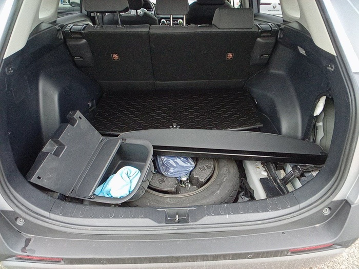 Toyota Rav4 2.5l hybrid Advance 4WD 163 kW (222 CV) Vehículo usado en Madrid Toyota Rav4 2.5l hybrid Advance 4WD 163 kW (222 CV) Vehículo usado en Madrid