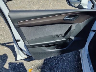 SEAT León 1.4 e-Hybrid S&S Xcellence Go L DSG-6 150 kW (204 CV) 13 SEAT León 1.4 e-Hybrid S&S Xcellence Go L DSG-6 150 kW (204 CV) 13