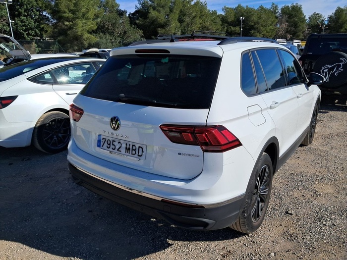 Volkswagen Tiguan Life 1.4 TSI eHybrid 180 kW (245 CV) DSG Vehículo usado en Madrid Volkswagen Tiguan Life 1.4 TSI eHybrid 180 kW (245 CV) DSG Vehículo usado en Madrid