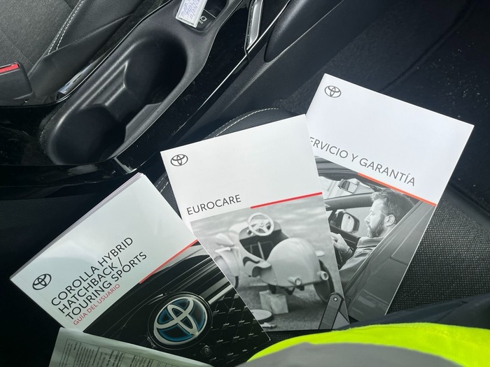 Toyota Corolla Touring Sport 125H Style E-CVT 90 kW (122 CV) Vehículo usado en Madrid Toyota Corolla Touring Sport 125H Style E-CVT 90 kW (122 CV) Vehículo usado en Madrid