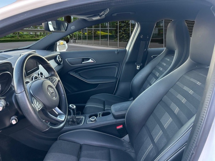 Mercedes-Benz GLA 180 90 kW (122 CV) Vehículo usado en Madrid Mercedes-Benz GLA 180 90 kW (122 CV) Vehículo usado en Madrid