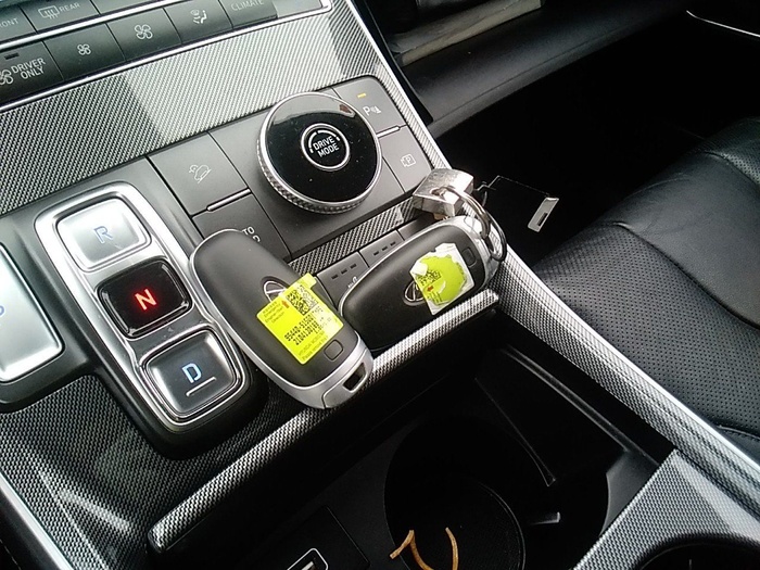 Hyundai Santa Fe 1.6 TGDi HEV Maxx 4x2 Auto 169 kW (230 CV) Vehículo usado en Madrid Hyundai Santa Fe 1.6 TGDi HEV Maxx 4x2 Auto 169 kW (230 CV) Vehículo usado en Madrid