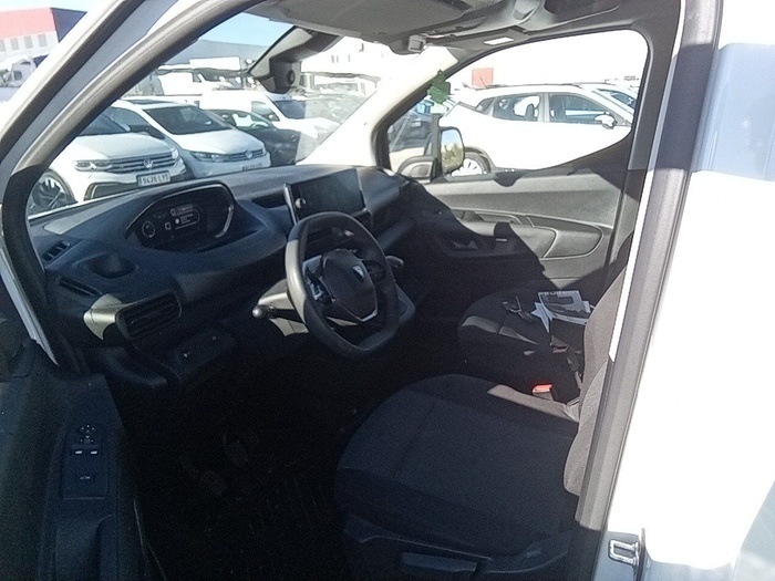 Peugeot Partner Furgon BlueHDi 100 Standard 600kg 75 kW (102 CV) Vehículo usado en Madrid Peugeot Partner Furgon BlueHDi 100 Standard 600kg 75 kW (102 CV) Vehículo usado en Madrid