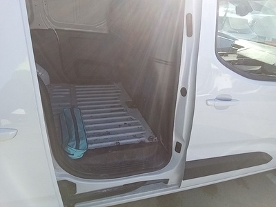 Peugeot Partner Furgon BlueHDi 100 Standard 600kg 75 kW (102 CV) 9 Peugeot Partner Furgon BlueHDi 100 Standard 600kg 75 kW (102 CV) 9