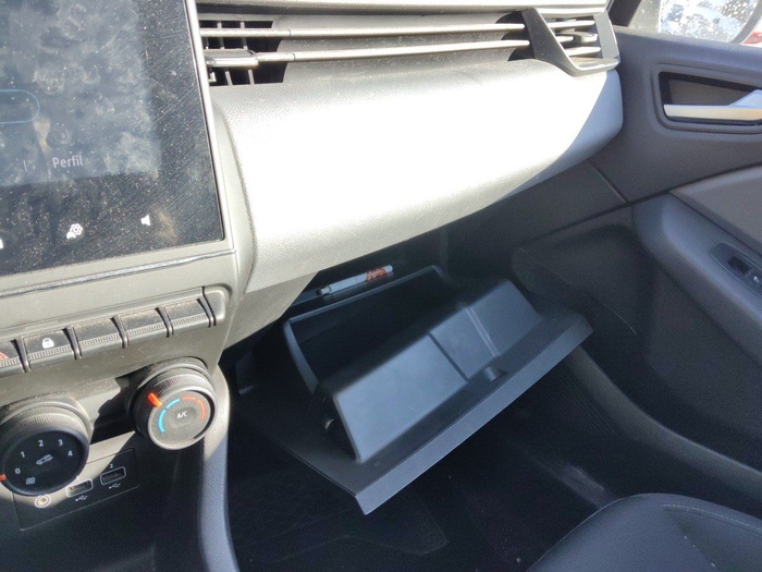 Renault Clio Business Blue dCi 63 kW (85 CV) Vehículo usado en Madrid Renault Clio Business Blue dCi 63 kW (85 CV) Vehículo usado en Madrid