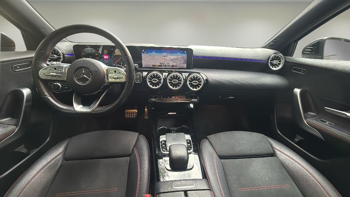 Mercedes-Benz Clase A 180 100 kW (136 CV) Vehículo usado en Madrid Mercedes-Benz Clase A 180 100 kW (136 CV) Vehículo usado en Madrid