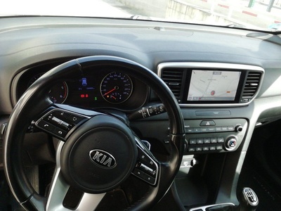 Kia Sportage 1.6 MHEV Business 4x4 100 kW (136 CV) 7 Kia Sportage 1.6 MHEV Business 4x4 100 kW (136 CV) 7