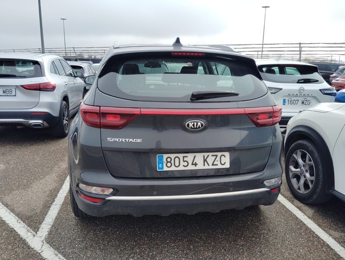 Kia Sportage 1.6 CRDi VGT Business 4x2 85 kW (115 CV) Vehículo usado en Madrid Kia Sportage 1.6 CRDi VGT Business 4x2 85 kW (115 CV) Vehículo usado en Madrid