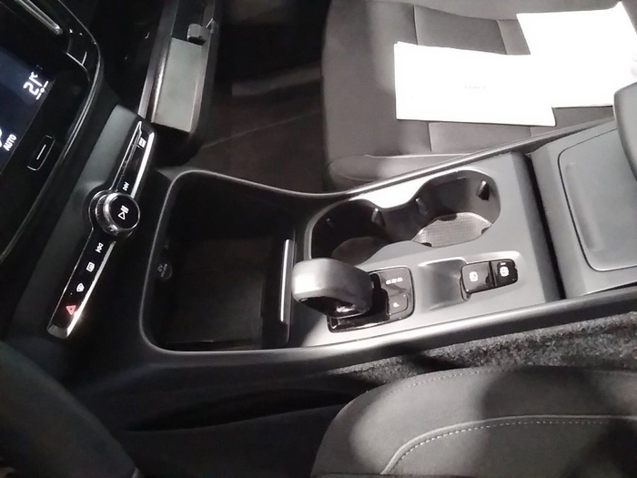 Volvo XC40 T2 Momentum Pro Auto 95 kW (129 CV) Vehículo usado en Madrid Volvo XC40 T2 Momentum Pro Auto 95 kW (129 CV) Vehículo usado en Madrid