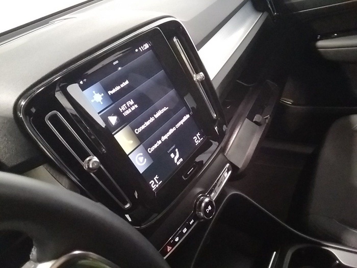 Volvo XC40 T2 Momentum Pro Auto 95 kW (129 CV) Vehículo usado en Madrid Volvo XC40 T2 Momentum Pro Auto 95 kW (129 CV) Vehículo usado en Madrid