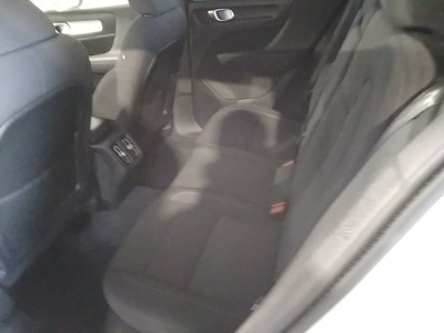 Volvo XC40 T2 Momentum Pro Auto 95 kW (129 CV) 14 Volvo XC40 T2 Momentum Pro Auto 95 kW (129 CV) 14