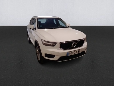 Volvo XC40 T2 Momentum Pro Auto 95 kW (129 CV) 3 Volvo XC40 T2 Momentum Pro Auto 95 kW (129 CV) 3