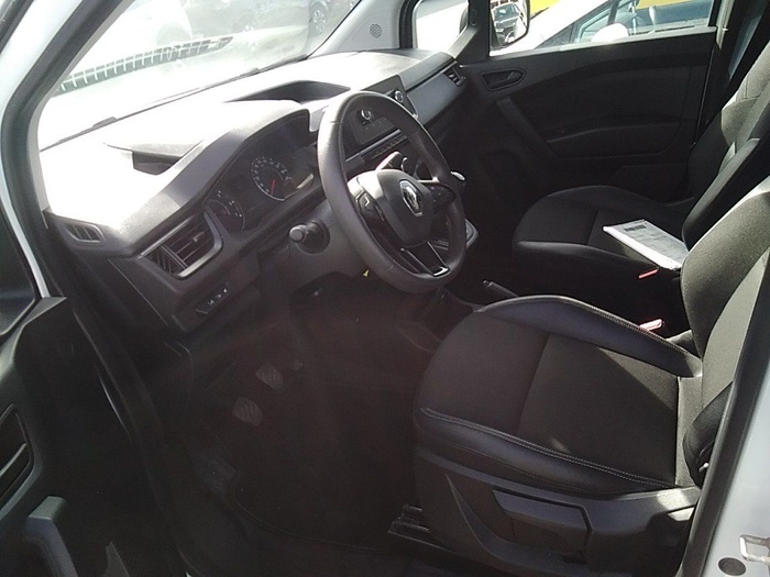 Renault Kangoo Furgon dCi Blue L1 70 kW (95 CV) Vehículo usado en Madrid Renault Kangoo Furgon dCi Blue L1 70 kW (95 CV) Vehículo usado en Madrid