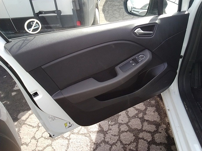 Renault Clio Equilibre TCe 66 kW (90 CV) Vehículo usado en Madrid Renault Clio Equilibre TCe 66 kW (90 CV) Vehículo usado en Madrid