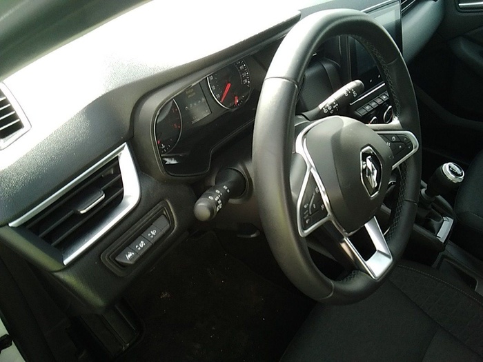 Renault Clio Equilibre TCe 66 kW (90 CV) Vehículo usado en Madrid Renault Clio Equilibre TCe 66 kW (90 CV) Vehículo usado en Madrid