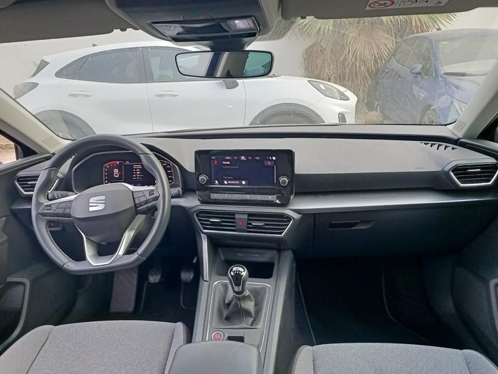 SEAT León 1.0 TSI S&S Style 25 Aniversario 81 kW (110 CV) Vehículo usado en Madrid SEAT León 1.0 TSI S&S Style 25 Aniversario 81 kW (110 CV) Vehículo usado en Madrid