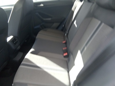 Volkswagen T-Roc Advance R-Line 1.0 TSI 81 kW (110 CV) 9 Volkswagen T-Roc Advance R-Line 1.0 TSI 81 kW (110 CV) 9