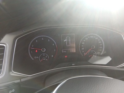 Volkswagen T-Roc Advance R-Line 1.0 TSI 81 kW (110 CV) 14 Volkswagen T-Roc Advance R-Line 1.0 TSI 81 kW (110 CV) 14