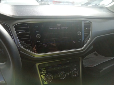 Volkswagen T-Roc Advance R-Line 1.0 TSI 81 kW (110 CV) 12 Volkswagen T-Roc Advance R-Line 1.0 TSI 81 kW (110 CV) 12