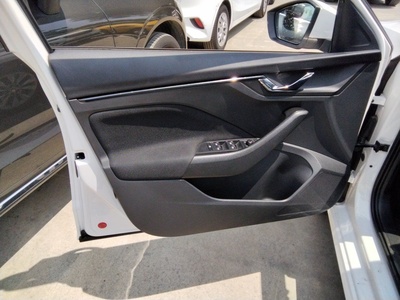 Skoda Kamiq 1.0 TSI Ambition DSG 81 kW (110 CV) 15 Skoda Kamiq 1.0 TSI Ambition DSG 81 kW (110 CV) 15