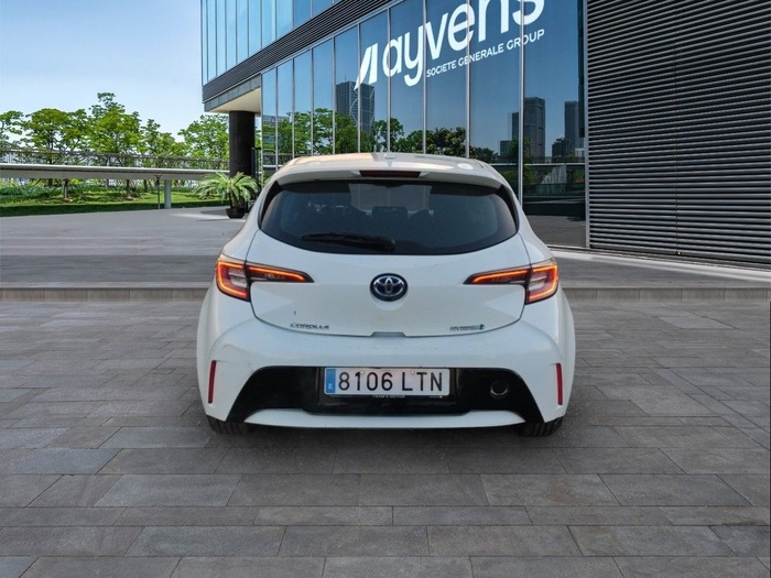 Toyota Corolla 1.8 125H Business Plus E-CVT 90 kW (122 CV) Vehículo usado en Madrid Toyota Corolla 1.8 125H Business Plus E-CVT 90 kW (122 CV) Vehículo usado en Madrid